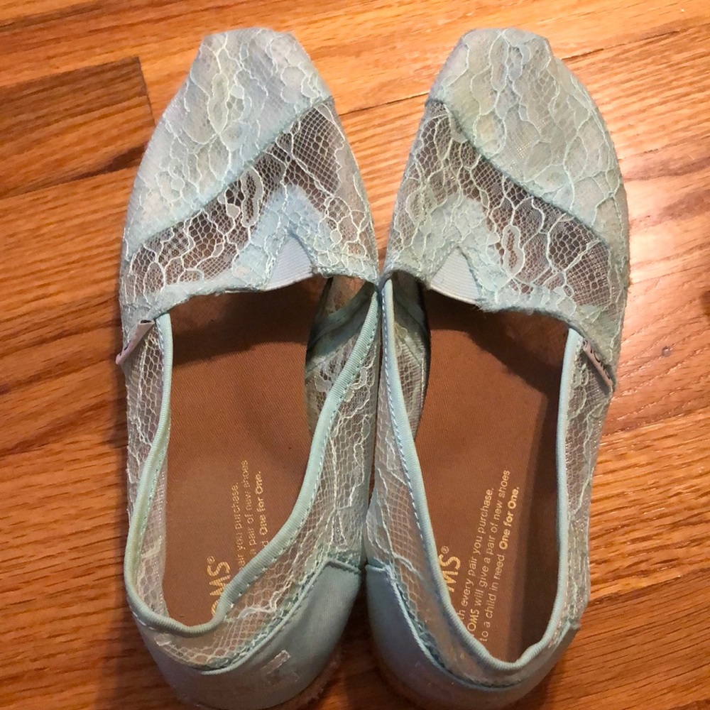 Elegant Toms
